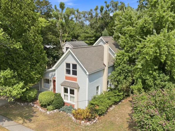 79 Dennison St, Oxford, MI 48371