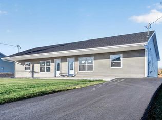 258 Cossitt Heights Dr, Sydney, NS B1P 7E8
