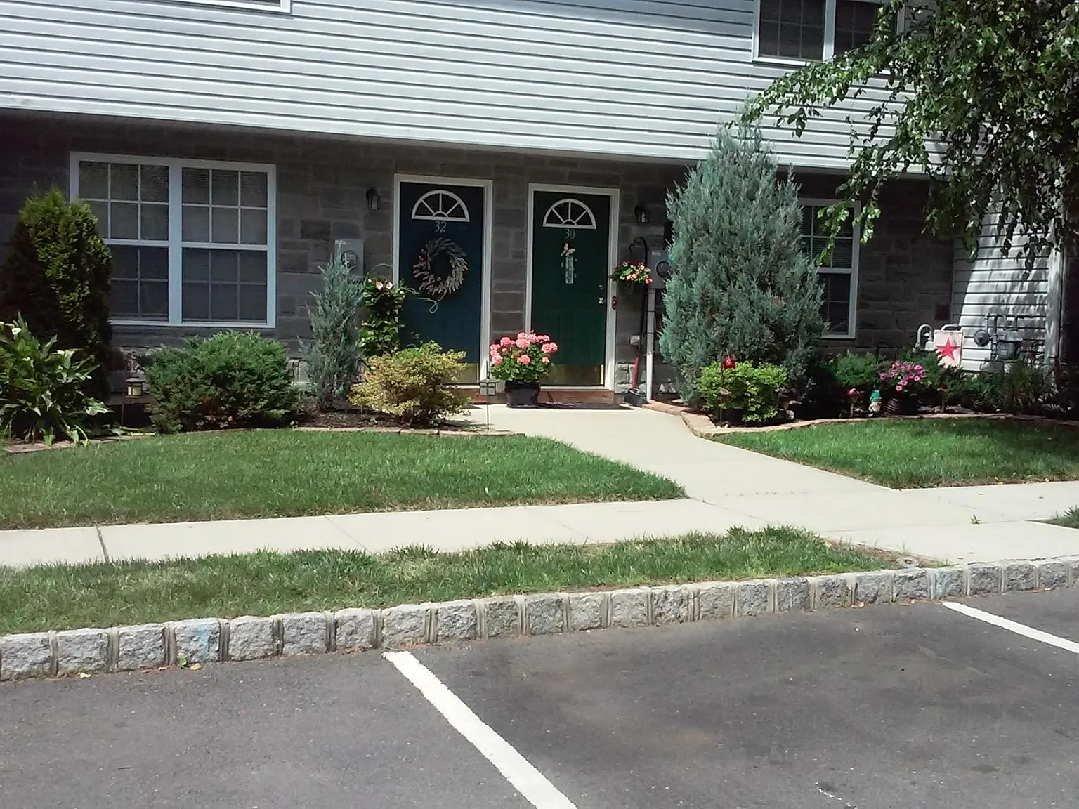 2 bed, 1.5 bath, 1260 sqft, $2,500 — Photo 1