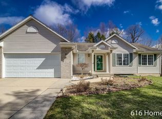 2032 Burton Knoll Ct SE, Kentwood, MI 49546