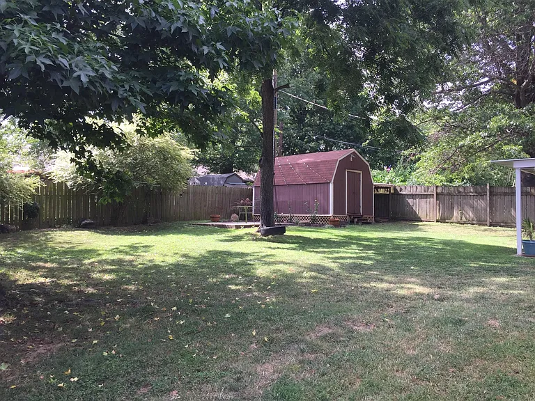 2304 Jean St — Photo 9