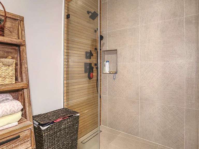 125 Oak St #1 — Photo 6
