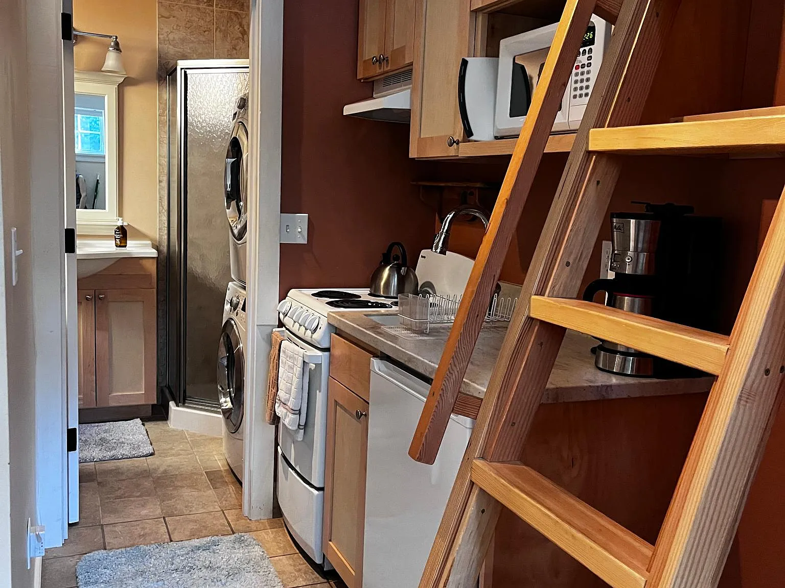 Studio, 300 sqft, $1,280 — Photo 2