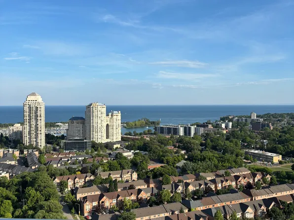 251 Manitoba St S #2506, Toronto, ON M8Y 0C7