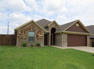 1304 Eagle Lake Dr, Azle, TX 76020