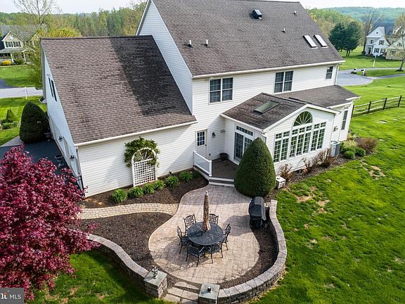 2nd image of 120 Lakewood Dr
