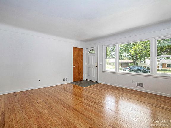 3rd image of 2780 Grant Dr