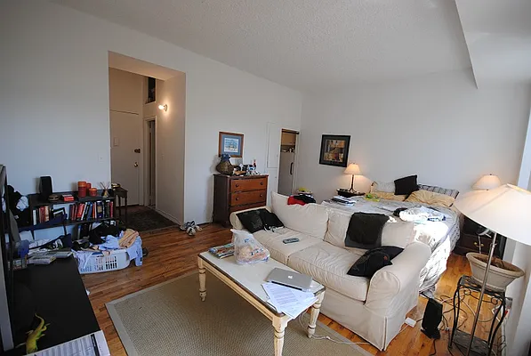 Rented by Bold New York | media 25