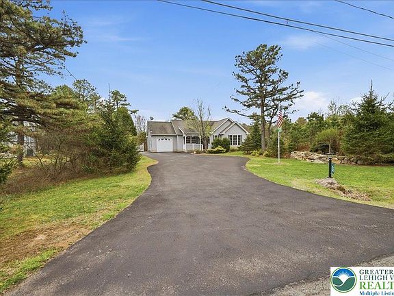 5th image of 64 Robertson Rd