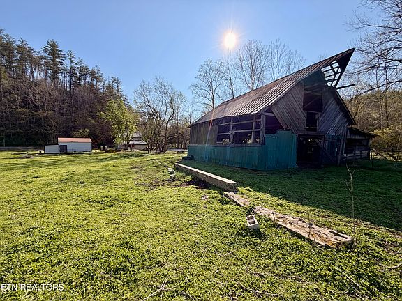 15th image of 5640 Brimstone Rd