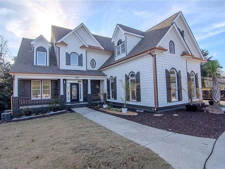 4822 Chamblee Dunwoody Rd — Photo 1