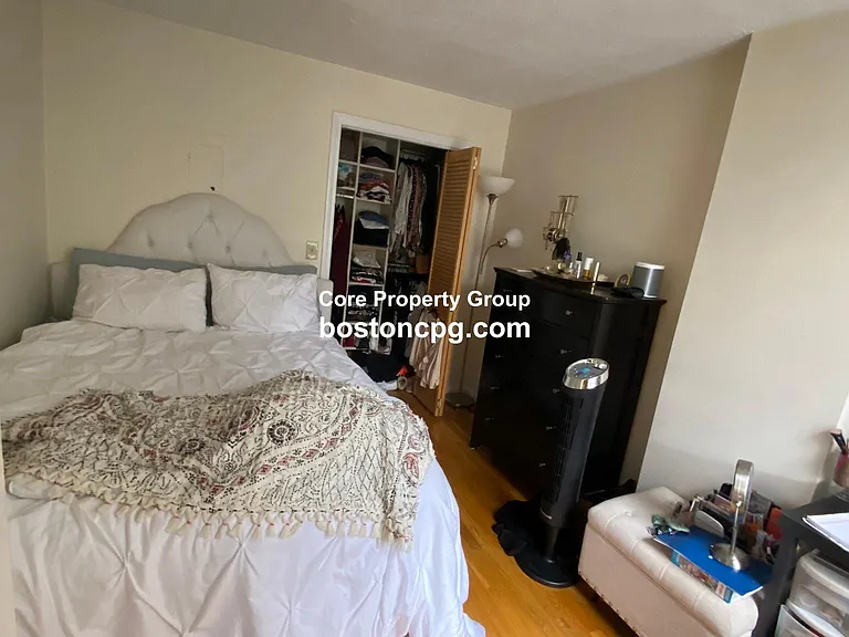 12 Parmenter St #4R — Photo 11