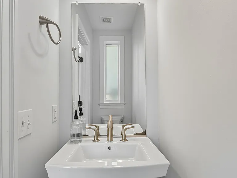 1654 Gales St NE — Photo 7