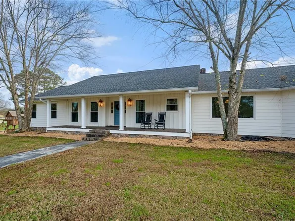 166 Big Springs Rd SE, Calhoun, GA 30701