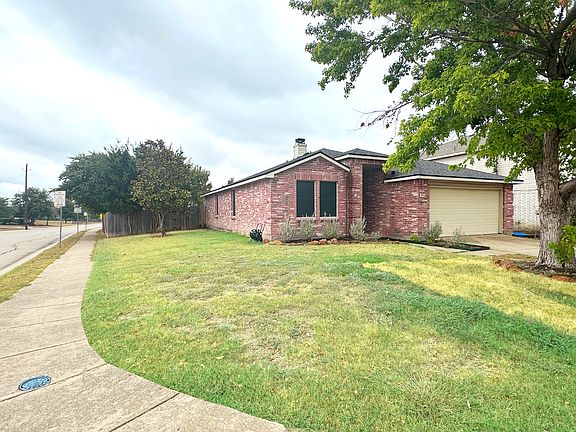 2nd image of 5508 Comanche Wells Dr