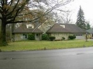 2870 Center Dr, Zanesville, OH 43701