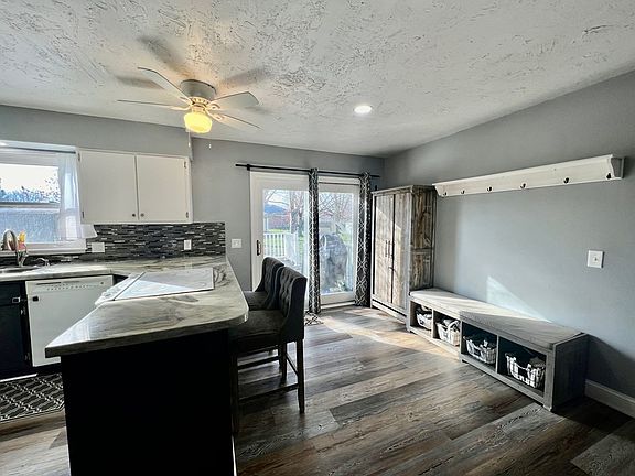 5th image of 908 Fairview Dr
