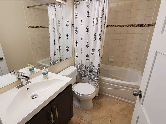 2nd image of 3504 Hurontario St #801