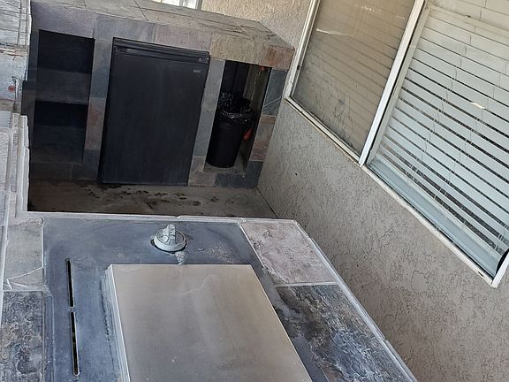 4th image of 139 W Robin Ave