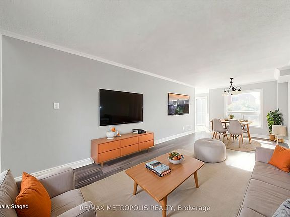 3rd image of 118 Jordan Dr