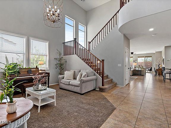 4th image of 2087 E HAZELTINE Way