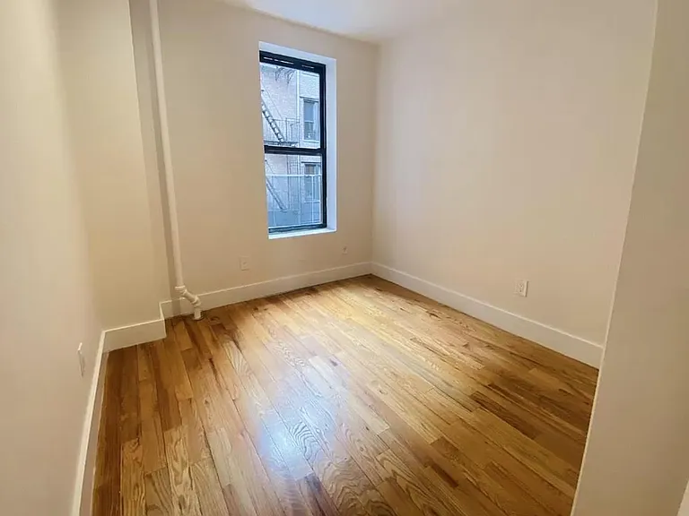 304 10th St #6 — Photo 9
