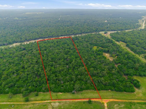 30 Woodland Dr, Burleson, TX 76028