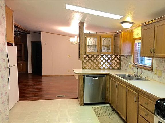 5th image of 1617 Ashland St