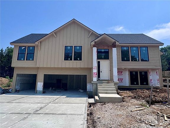 4th image of 8485 Eagle Creek Dr