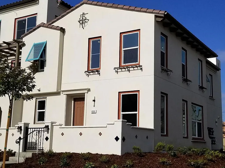 656 Martina St — Photo 1