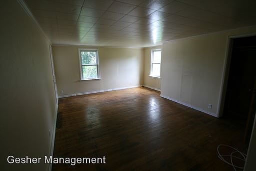 4th image of 18 Orchard Pl #2893791