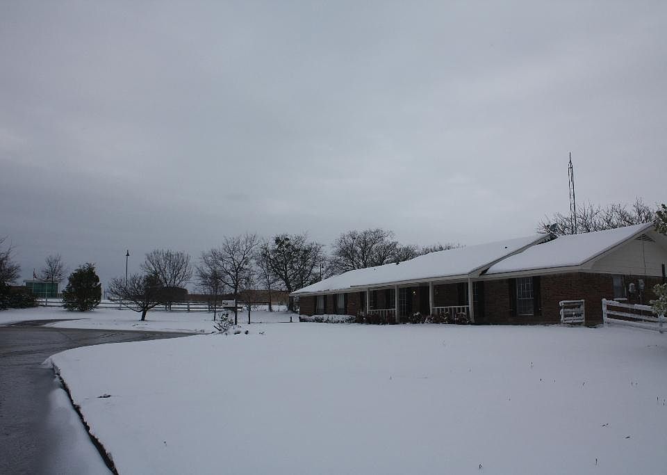 1st image of 255 Daniel Dr
