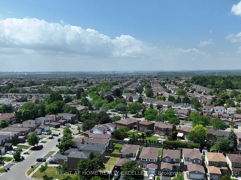 10 Banting Cres #UPPER — Photo 40