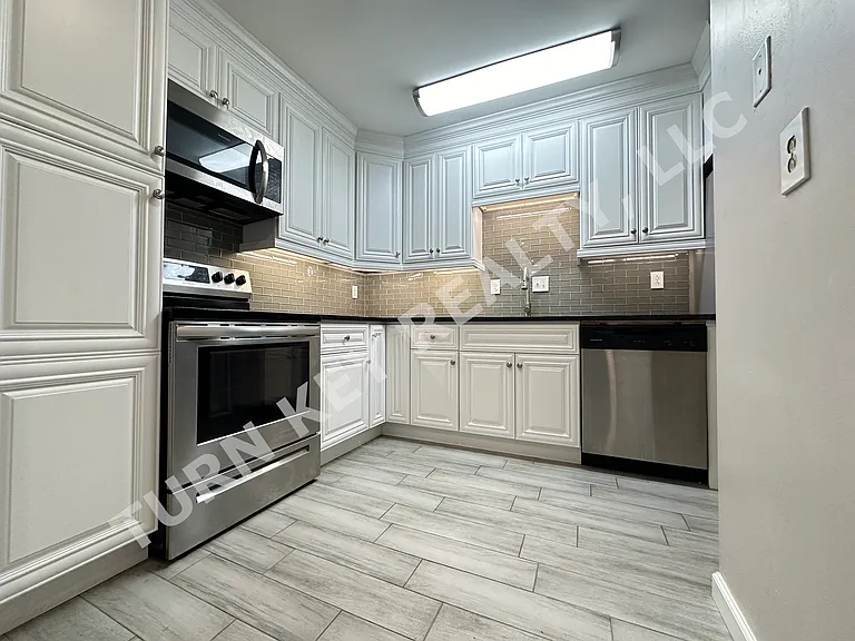 417 Skyview Dr #A — Photo 4