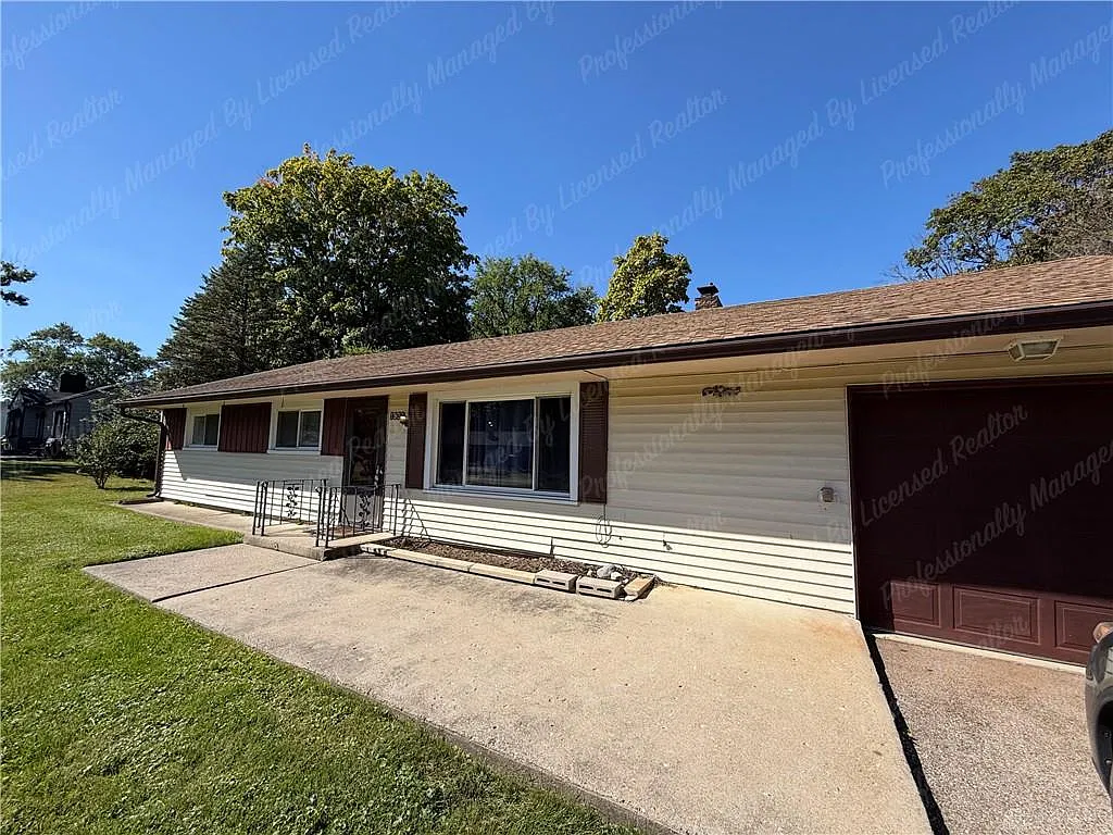 3 bed, 1.0 bath, 1040 sqft, $1,700 — Photo 4