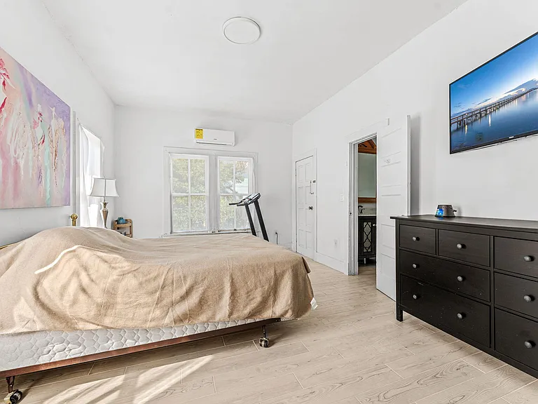 1365 Pineapple Ave — Photo 37
