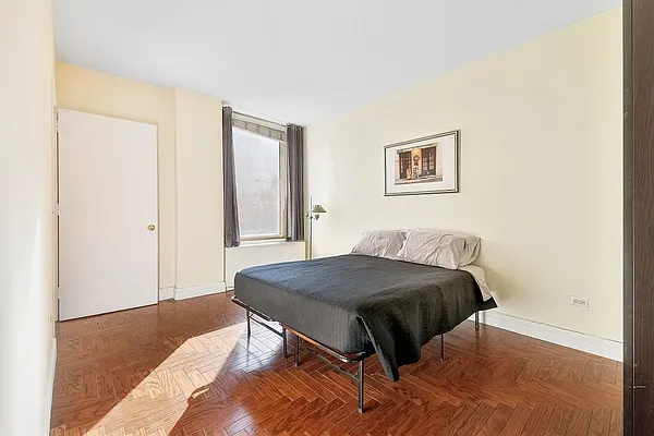 Rented by City Connections Realty | media 3