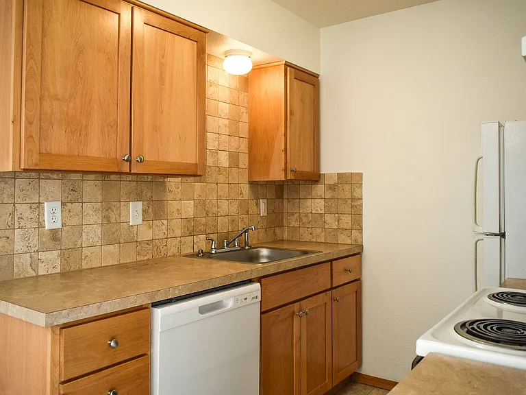 Casa Grande Apartments — Photo 7