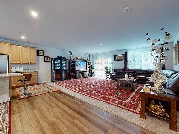 3rd image of 5926 Laurel Bed Ln Unit B