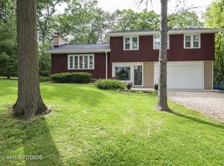 29W606 Waynewood Dr, West Chicago, IL 60185