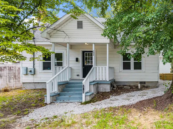 704 N Main St, Louisburg, NC 27549