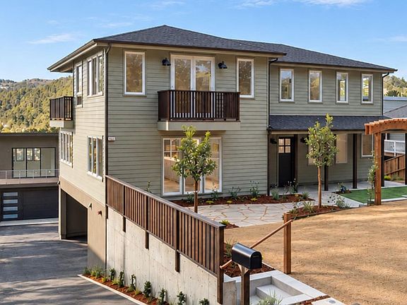 3rd image of 1627 Higgins Way
