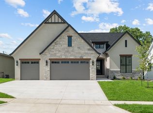 16511 Ironwood Ln, Waukee, IA 50263