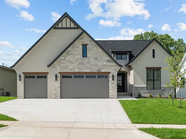16511 Ironwood Ln, Waukee, IA 50263