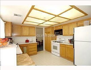 4th image of 7500 Grenfell Dr