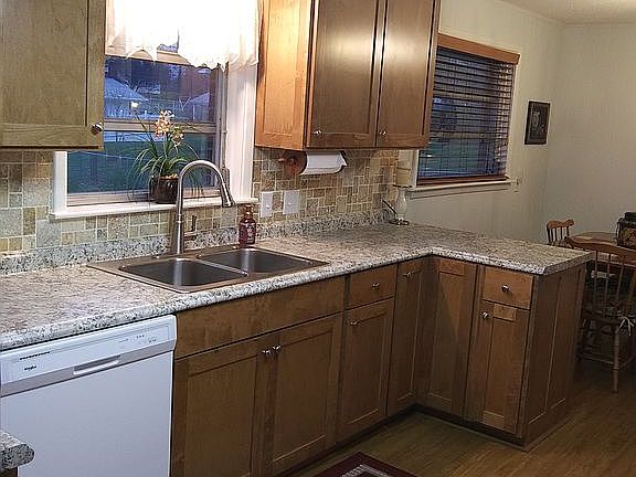 Lots of storage. Dishwasher.