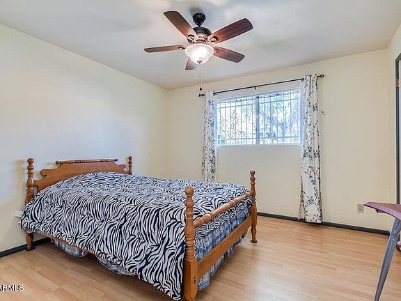 4th image of 742 E LAUREL Drive