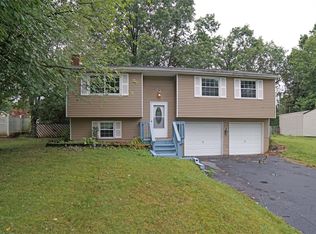 1334 Northfield Dr, Mineral Ridge, OH