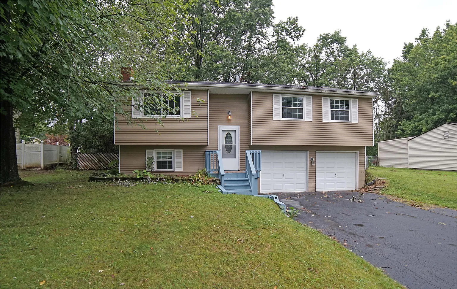 1334 Northfield Dr photo 1