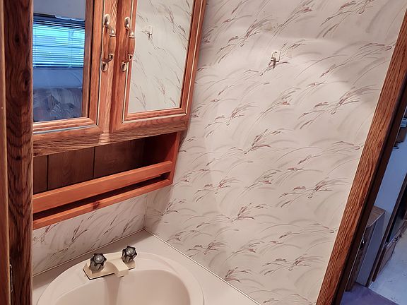 5th image of 2552 Smith Ave #80